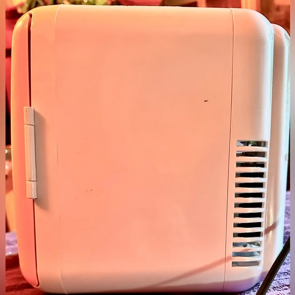 Olivia Rose Tal Portable Vanity Fridge Pink, Cools/Warms Facial Treatments/Sodas